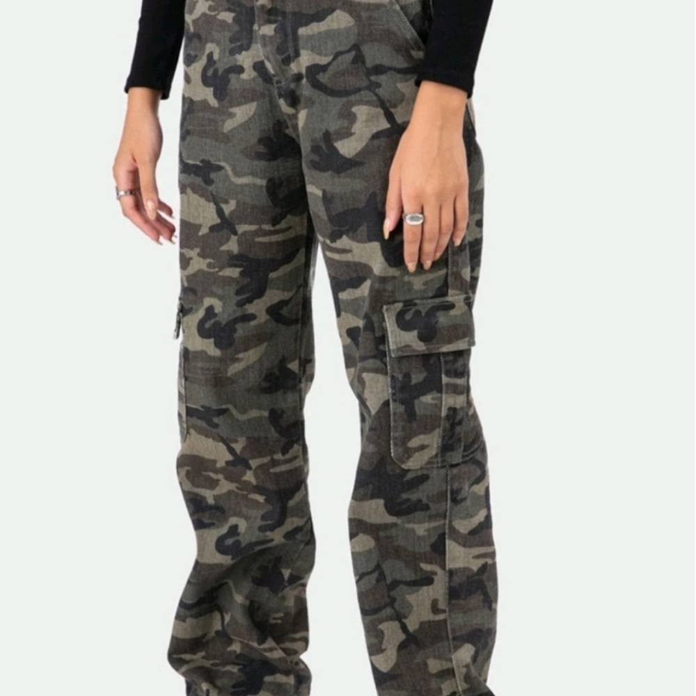 Adika Camo Cargo Pants, small